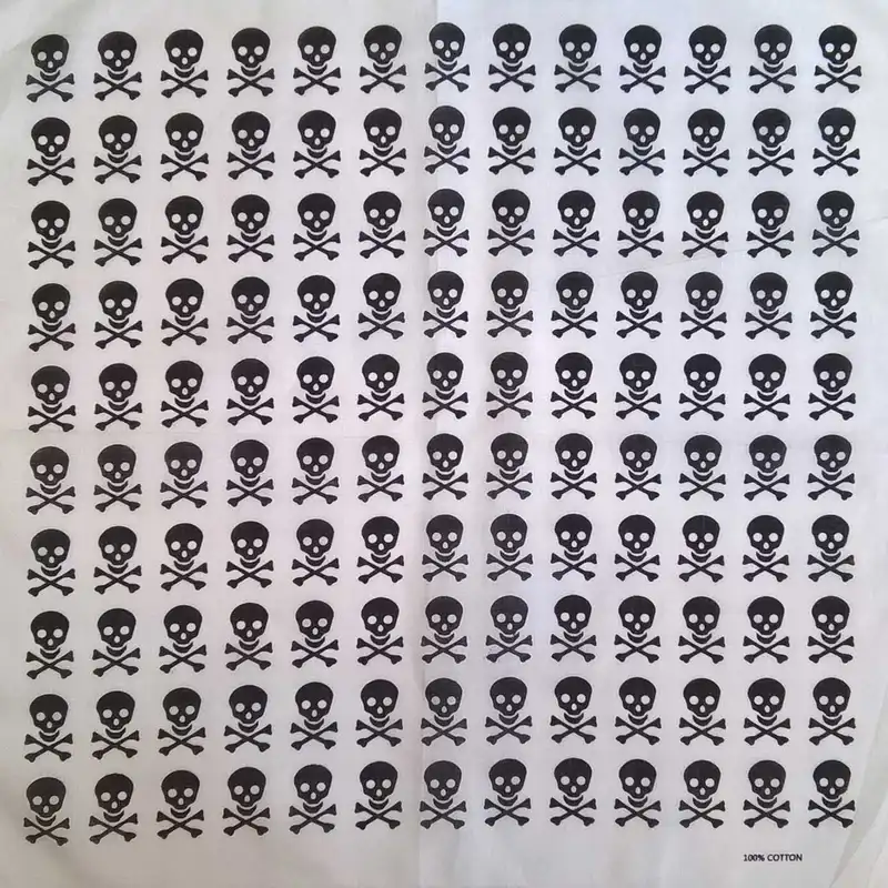 دستمال سرو گردن مدل White skull