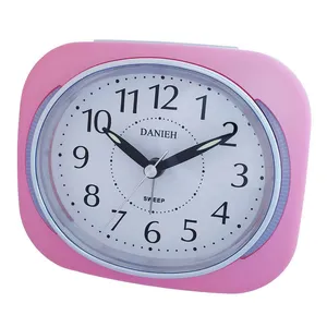 ساعت رومیزی دانیه مدل 826