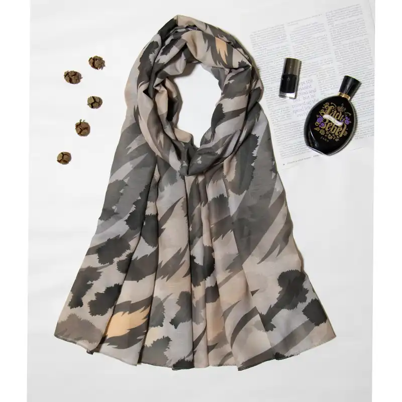 شال زنانه مدل نخی مزونی طرح پلنگی کد ana-1415-1