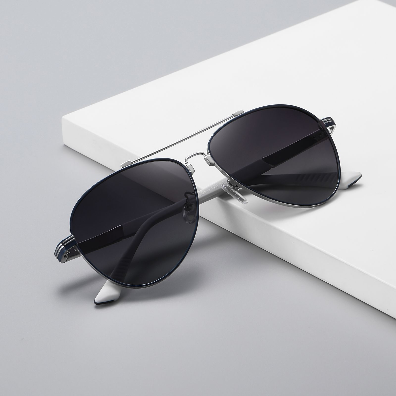 عینک آفتابی خلبانی پلاریزه آلبرت وگ مدل JS8528C05-P120 Polarized Flex - - 3