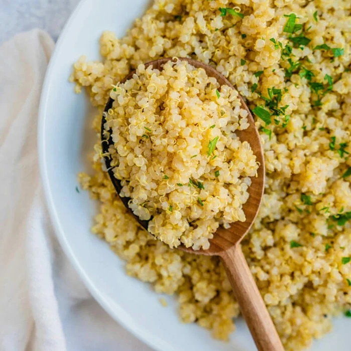 عکس شماره 5 : دانه کینوا سفید بازار دهکده-250 گرم