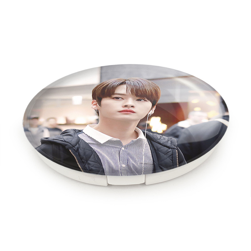 آینه جیبی خندالو طرح لی نو گروه استری کیدز Stray Kids مدل تاشو کد 11859
