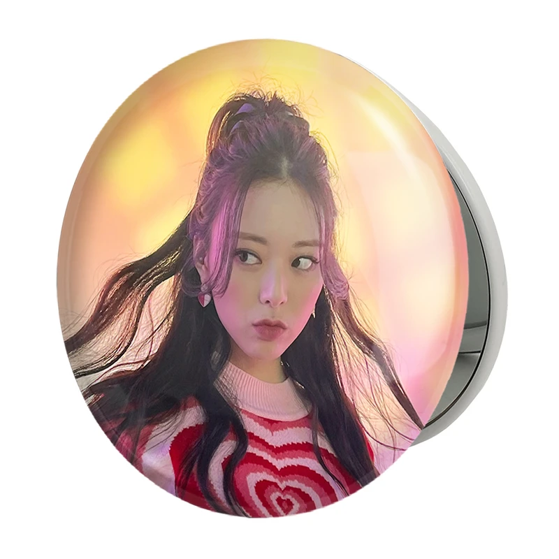 آینه جیبی خندالو طرح یونا گروه ایتزی ITZY مدل تاشو کد 20215 