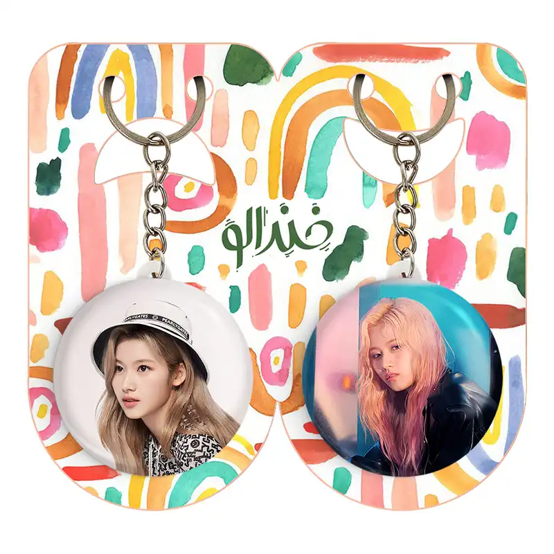 جاکلیدی خندالو مدل سانا گروه توایس TWICE کد 1992019913 مجموعه 2 عددی