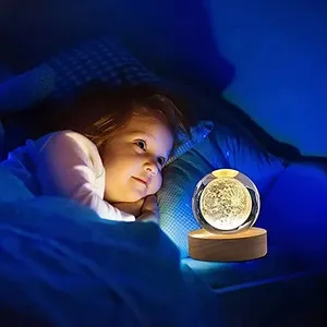  چراغ خواب مدل گوی شیشه ای طرح ماه 