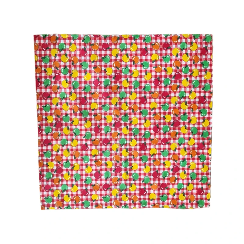 سفره 4 نفره مدل پارچه ای طرح چهارخانه و میوه سیب سایز 90×90 سانتی متر