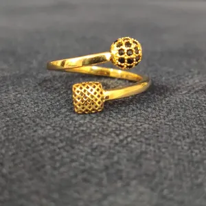  انگشتر طلا 18 عیار زنانه قیراط طرح دایره کد GH1497