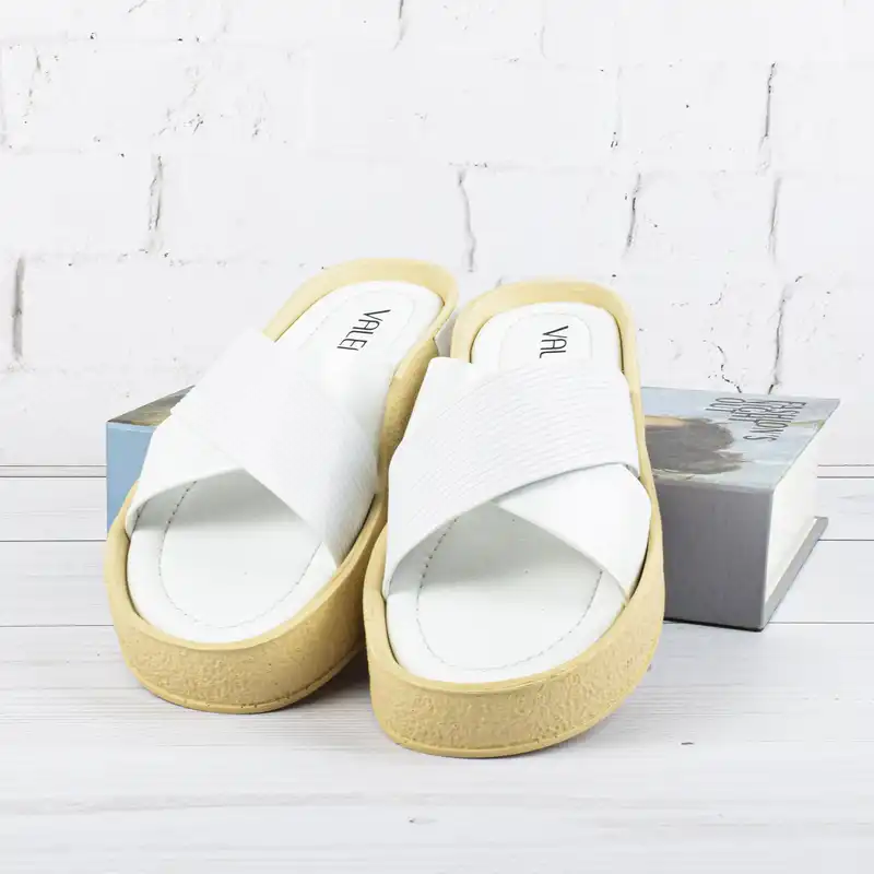 دمپایی زنانه والمو مدل کادیس کد WH.2930