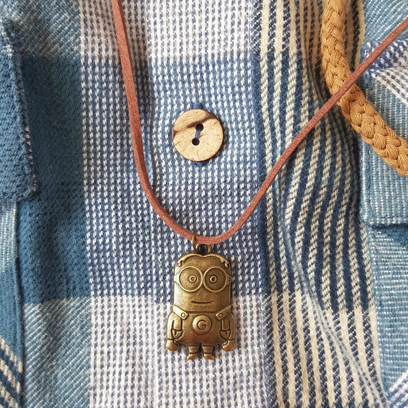 گردنبند دخترانه نمدیکا طرح مینیون گردنبند دخترانه نمدیکا طرح مینیون