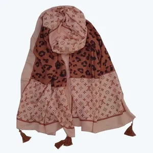 شال زنانه مدل نخی منگوله دار کد k1478