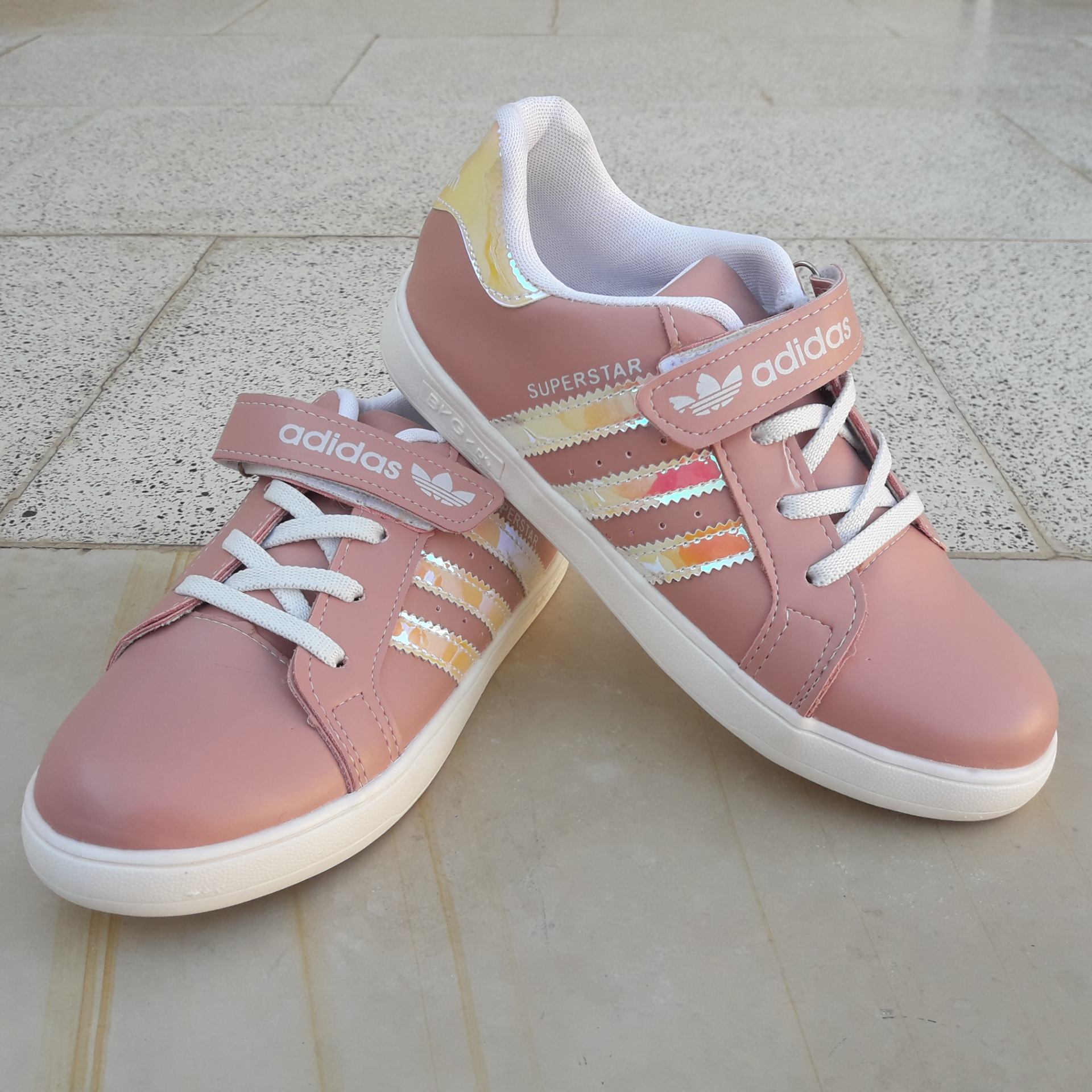 کفش راحتی بچگانه کد ۲۴۰