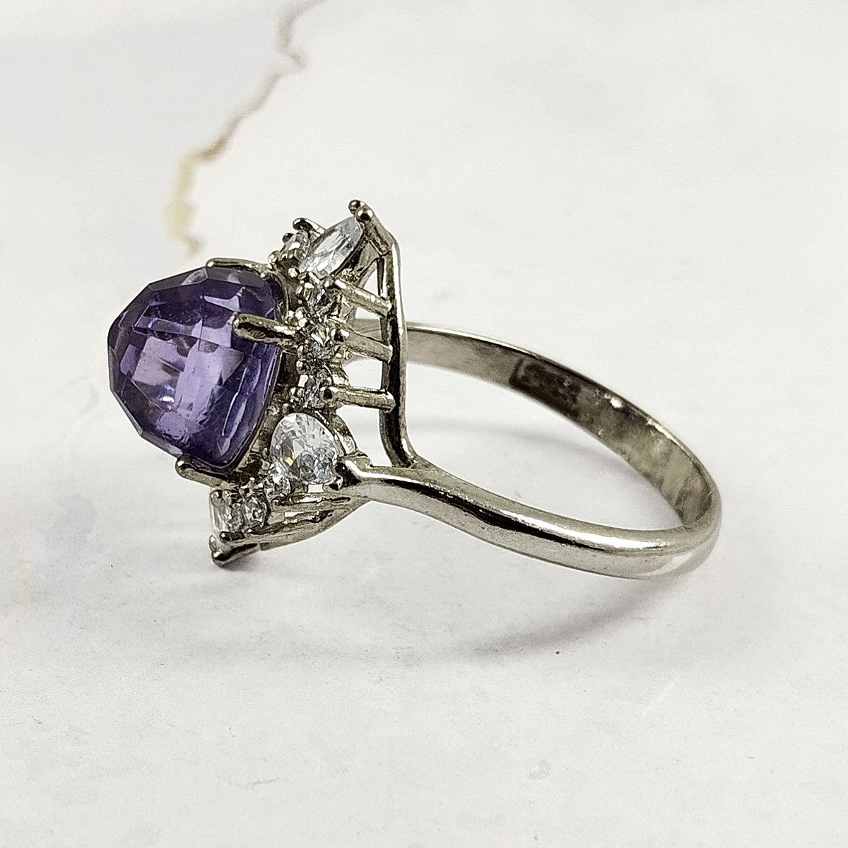 انگشتر نقره زنانه سلین کالا مدل آمتیس کد 39 انگشتر نقره زنانه سلین کالا مدل آمتیس کد 39