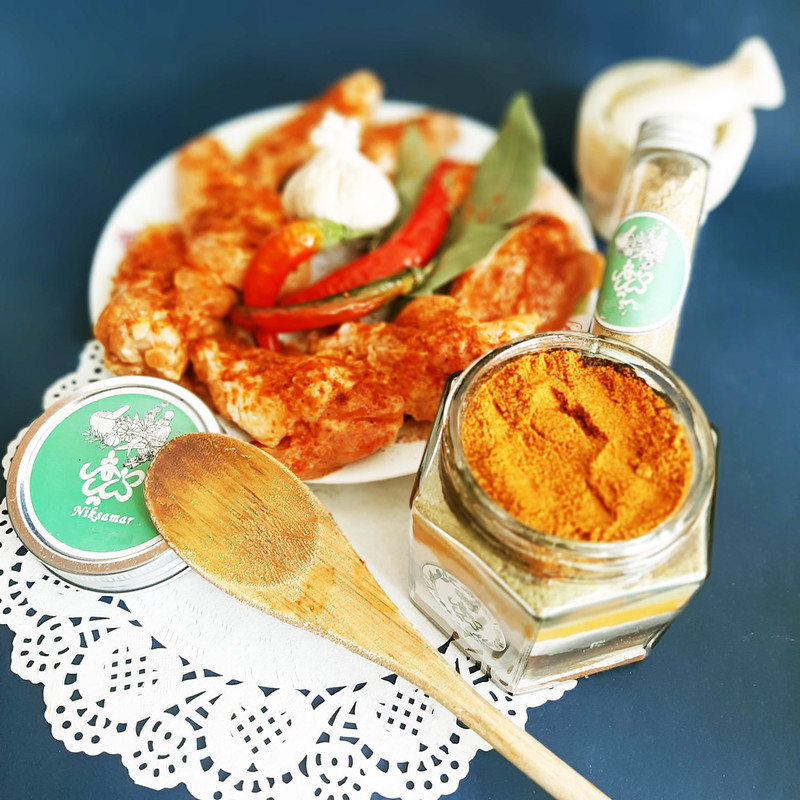 ادویه مخصوص مرغ ماهی گوشت نیک ثمر - 100 گرم