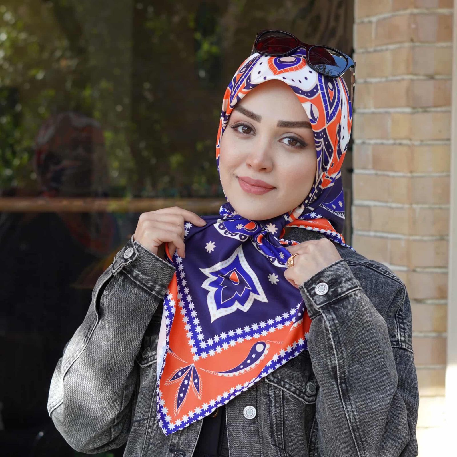روسری زنانه مدل ابریشم توییل قواره 90 دست دوز طرح لاکچری کد ana-2930 -  - 22