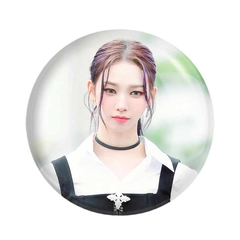 مگنت خندالو مدل کارینا گروه گروه آسپا Aespa  کد 19711