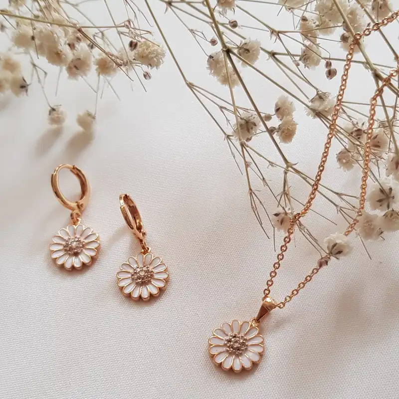 نیم ست زنانه وای اس ایکس مدل گل بابونه با زنجیر 196