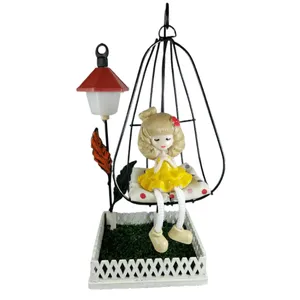 مجسمه طرح تاب سوار سبدی چراغدار کد 10045