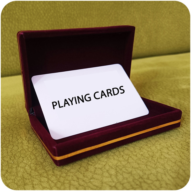 جعبه کارت بازی مدل PES کد 100