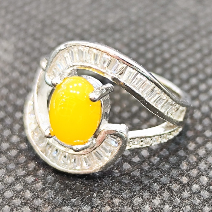 انگشتر نقره زنانه مدل سنگ عقیق شرف شمس کد 61 انگشتر نقره زنانه مدل سنگ عقیق شرف شمس کد 61