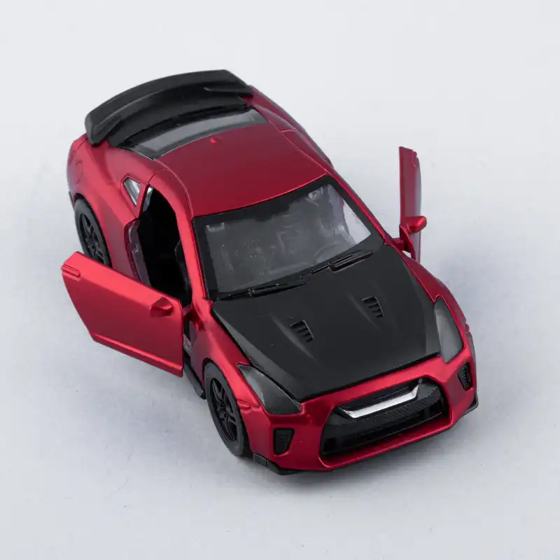 ماشین بازی مدل نیسان جی تی آر