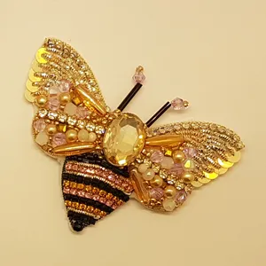 سنجاق سینه زنانه مدل پروانه جواهردوزی کد GOL500