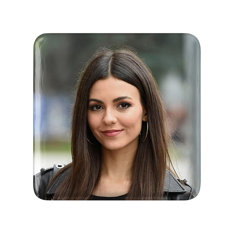 مگنت خندالو مدل ویکتوریا جاستیس کد 6419