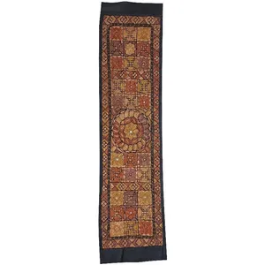 رومیزی سوزن دوزی کد SOOZRA104