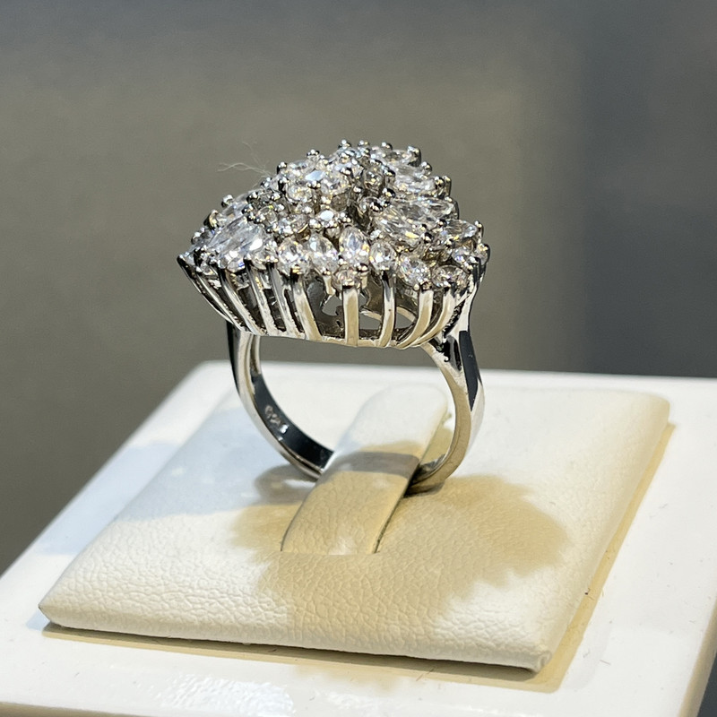 انگشتر نقره زنانه مدل جواهری مارکیز 3302-30 انگشتر نقره زنانه مدل جواهری مارکیز 3302-30