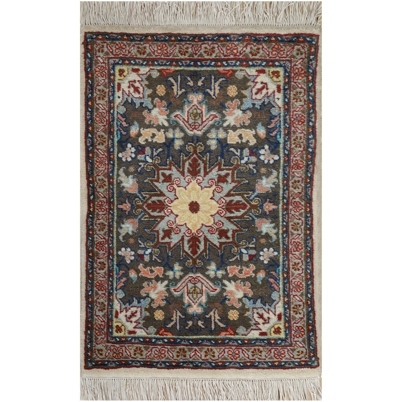 فرش دستبافت یک متری فرش هریس کد 101890 فرش دستبافت یک متری فرش هریس کد 101890