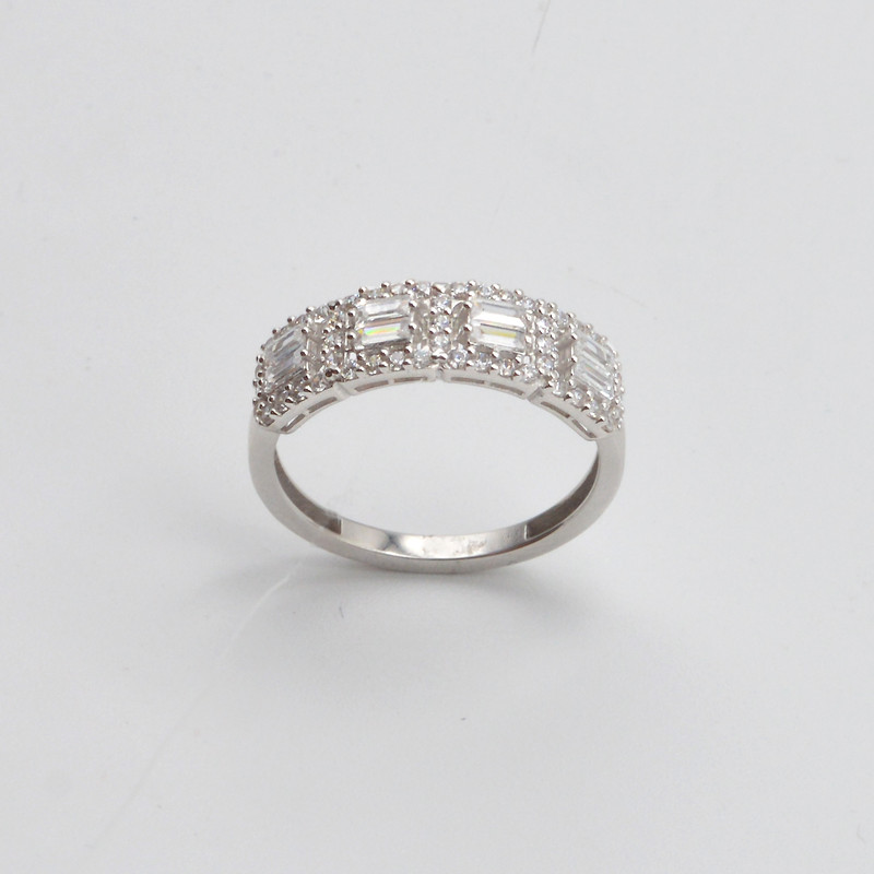 انگشتر طلا 18 عیار زنانه طلای فراهانی مدل تاجی کد 03