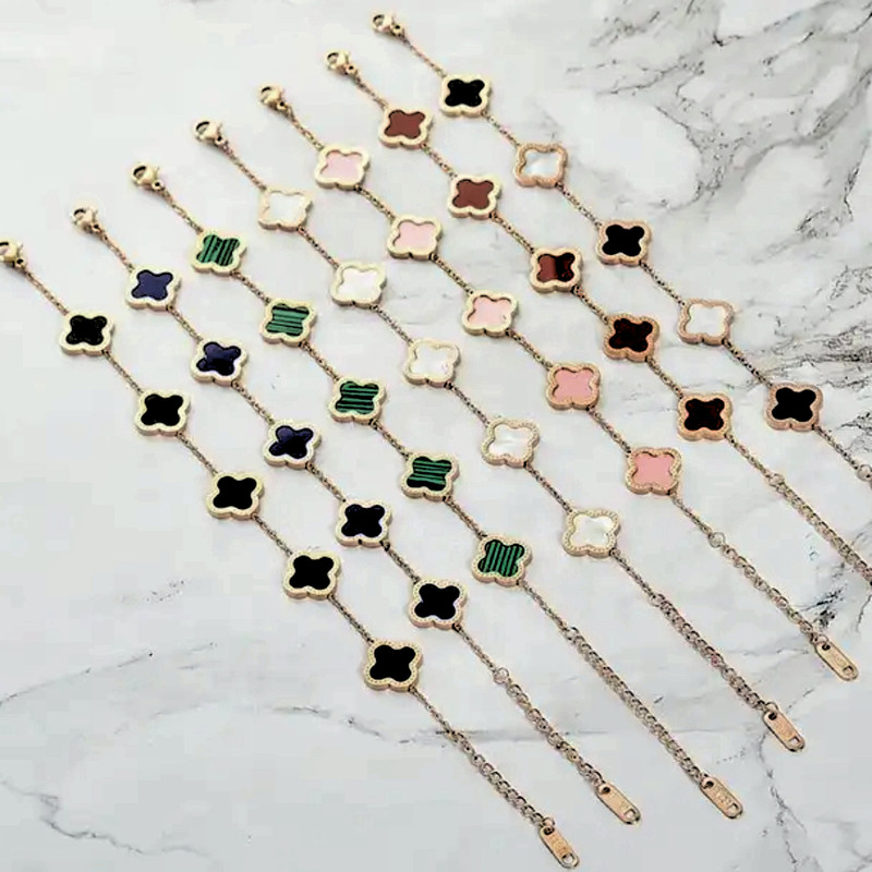 دستبند زنانه مدل ونکلیف