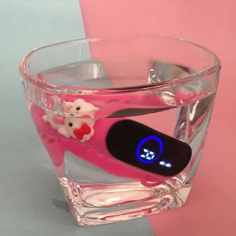 عکس شماره 6 : ساعت مچی دیجیتال بچگانه مدل ضد آب لمسی طرح کیتی پاپیونی کد w k p