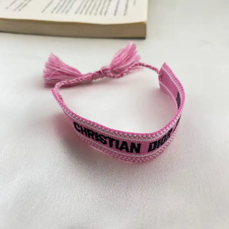 دستبند زنانه مدل پارچه نخی بافت کد B4384