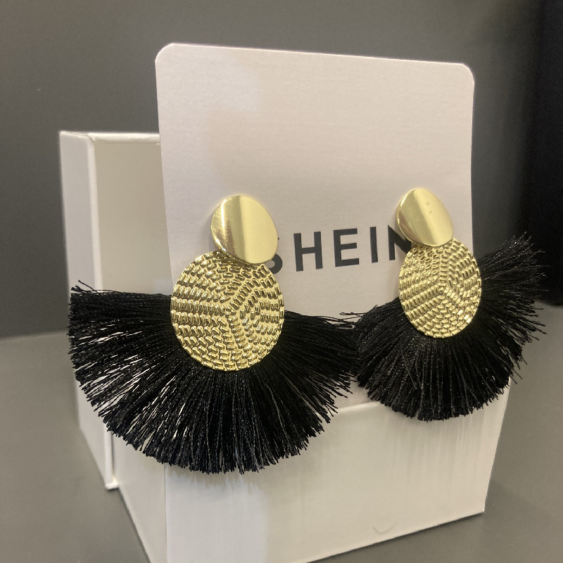 گوشواره زنانه شین مدل قطره‌ ای منگوله ای