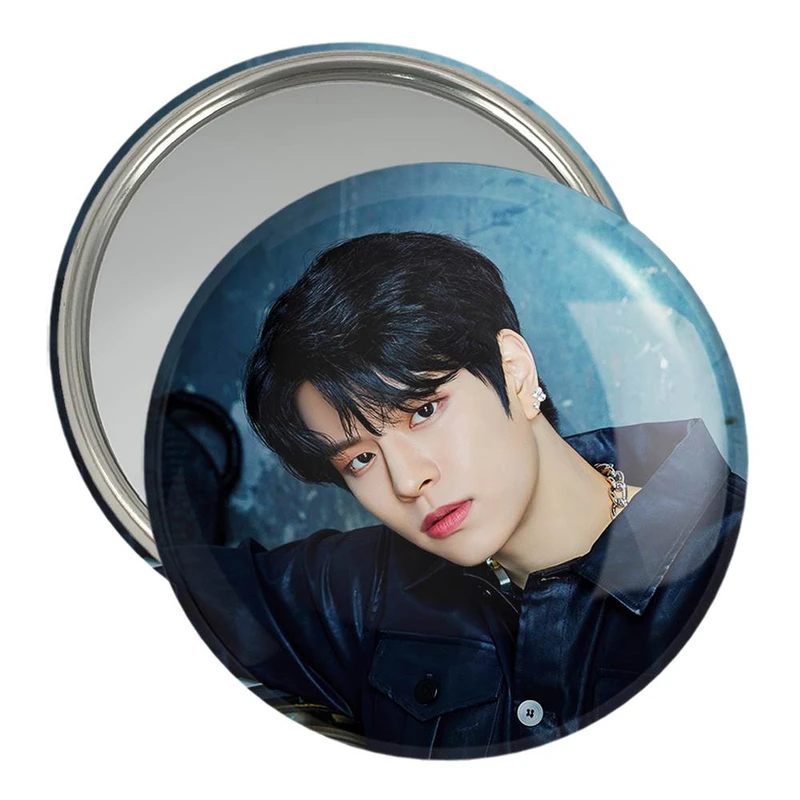 آینه جیبی خندالو مدل سونگمین گروه استری کیدز Stray Kids  کد 11872