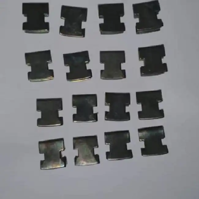 زه گلگیر کد KAVS206 مناسب برای پژو207 و پژو 206 مجموعه 4 عددی