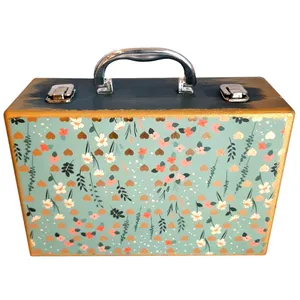 جعبه هدیه چوبی مدل چمدان طرح گل های بهاری