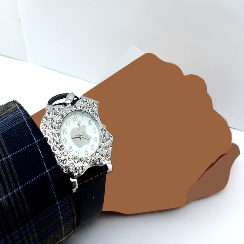 ساعت مچی عقربه ای زنانه مدل الماس کد 14