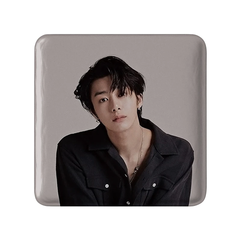 مگنت خندالو طرح هیونگ وون گروه مانستا اکس MONSTA X  مدل مربعی کد 21179