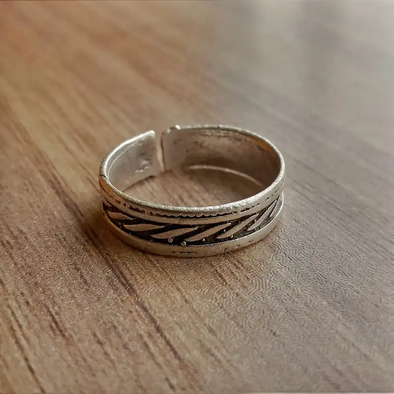 انگشتر مدل ورشو طرح بافت کد RN32