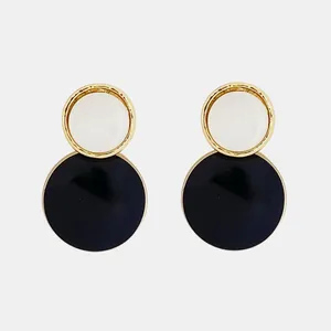 گوشواره میخی زنانه طرح دایره مدل az0036