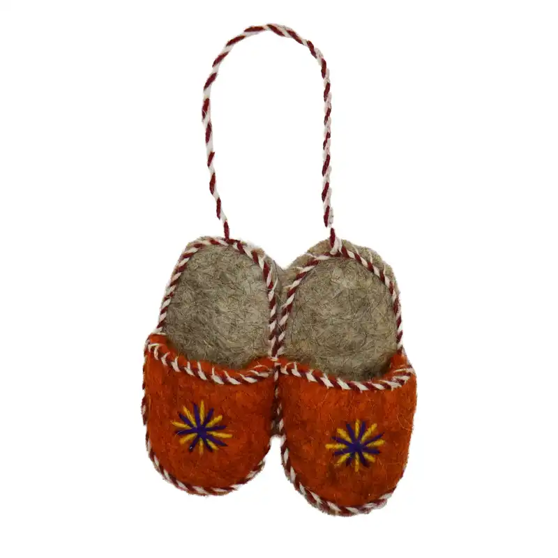 آویز تزیینی مدل دمپایی سنتی کد 22