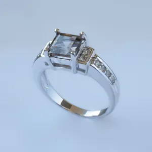 انگشتر نقره زنانه مدل کوارتز کد R31