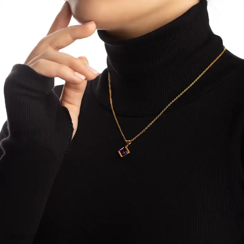 گردنبند طلا 18 عیار زنانه ناریا مدل مکعب رنگ بنفش