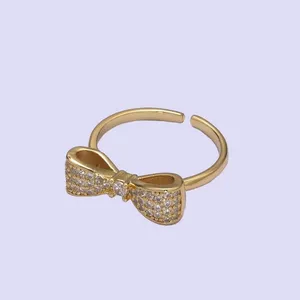  انگشتر طلا 18 عیار زنانه آراقیراتیس طرح پاپیون کد Ara0129