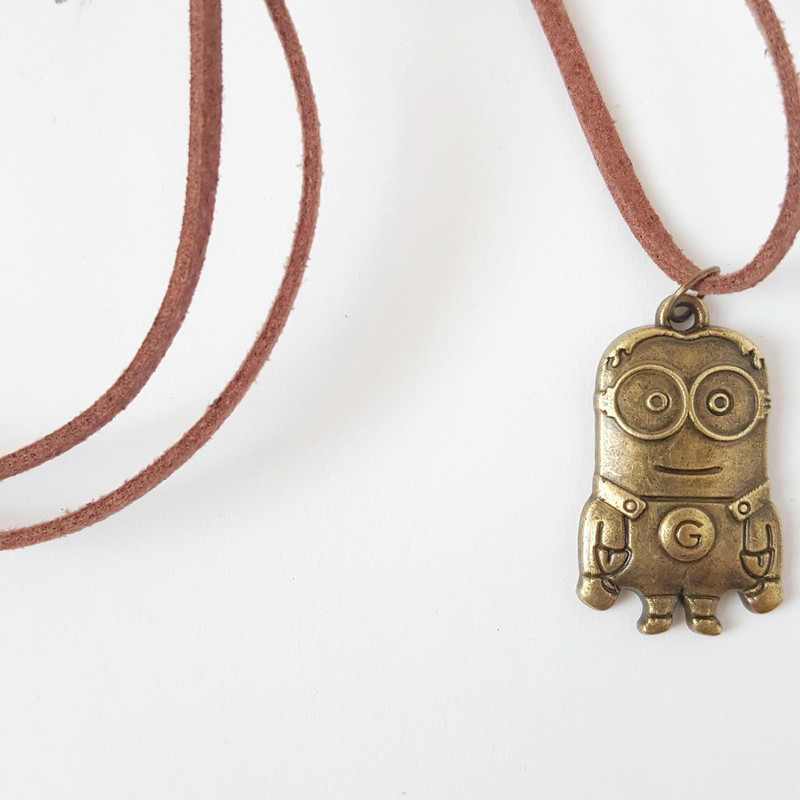 گردنبند دخترانه نمدیکا طرح مینیون گردنبند دخترانه نمدیکا طرح مینیون