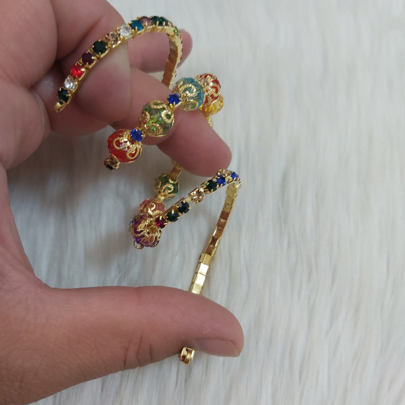 دستبند دخترانه مدل فنری طرح نگین کد ng112