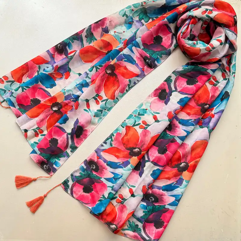 شال زنانه مدل نخی گل گلی درشت منگوله دار چهارفصل کد 3