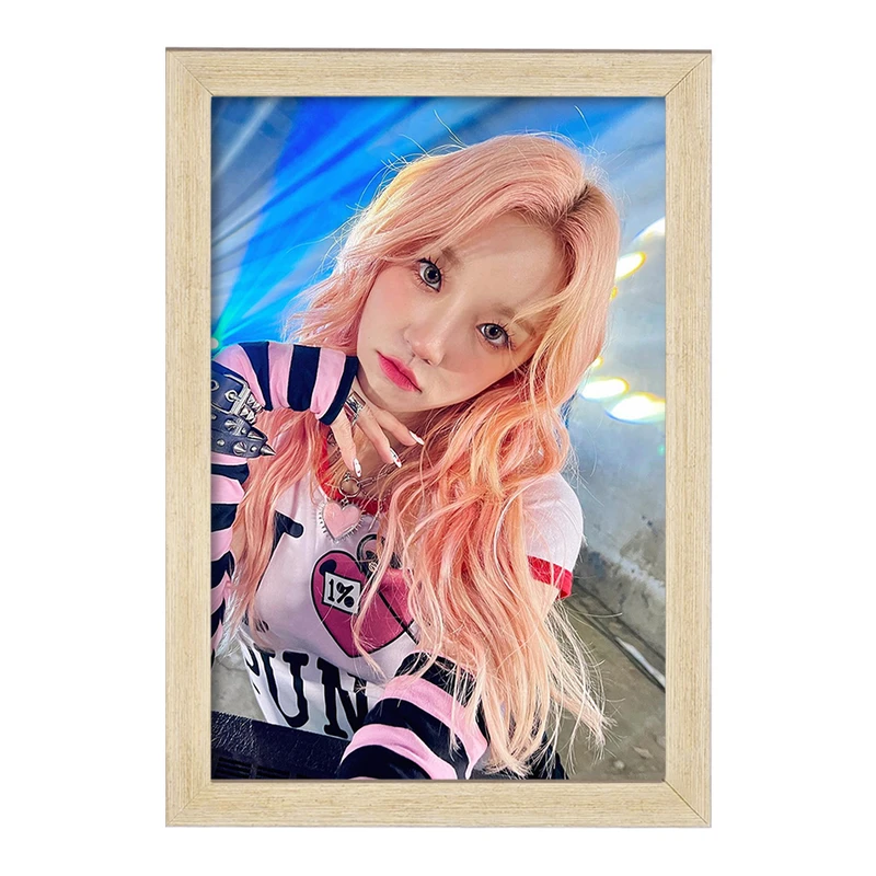 تابلو خندالو مدل یوکی گروه جی آیدل GIdle  کد 19514