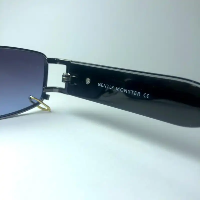 عینک آفتابی زنانه جنتل مانستر مدل مستطیلی